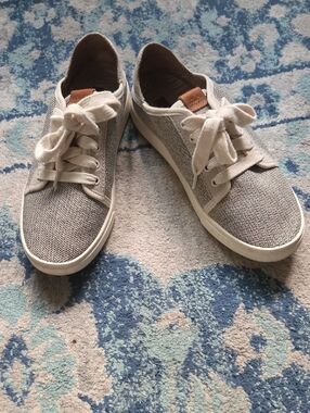 Women's OluKai® Pehuea Lī Sneakers Size 6.5